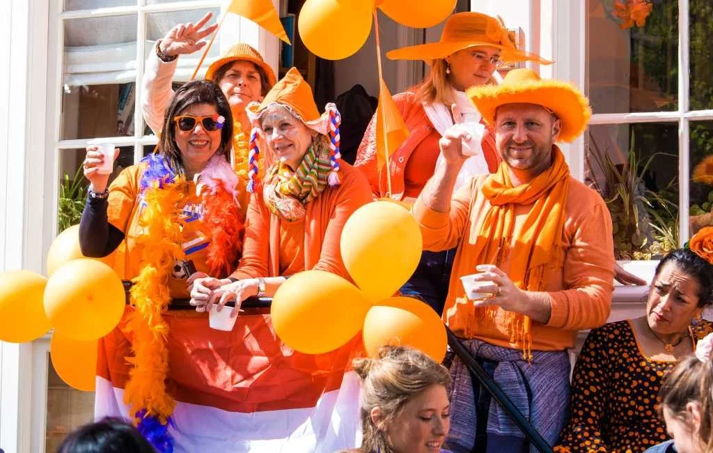 Koningsdag in Uitwijk en Waardhuizen