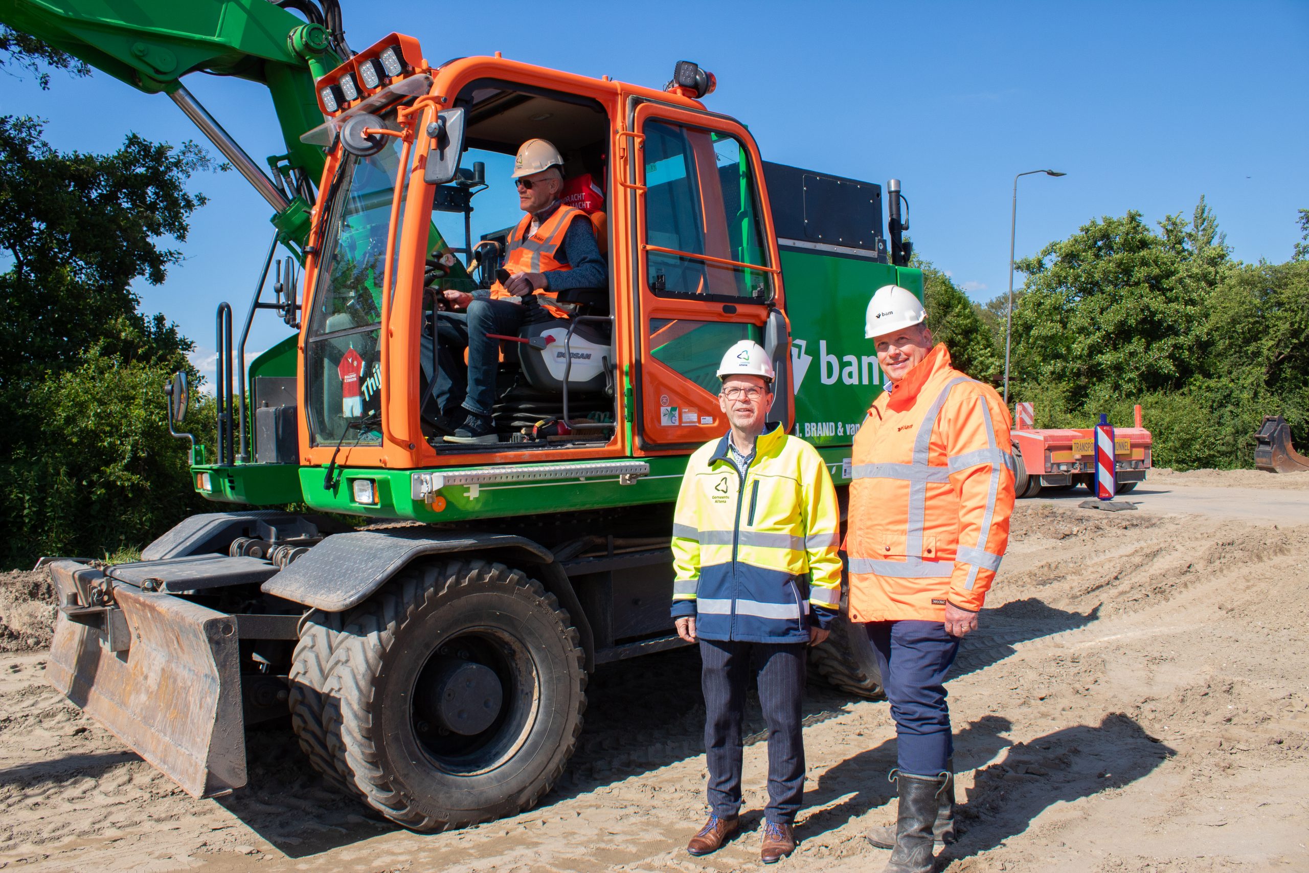 Kruispunt Dijkgraaf den Dekkerweg – Zandsteeg wordt verkeersveiliger ingericht