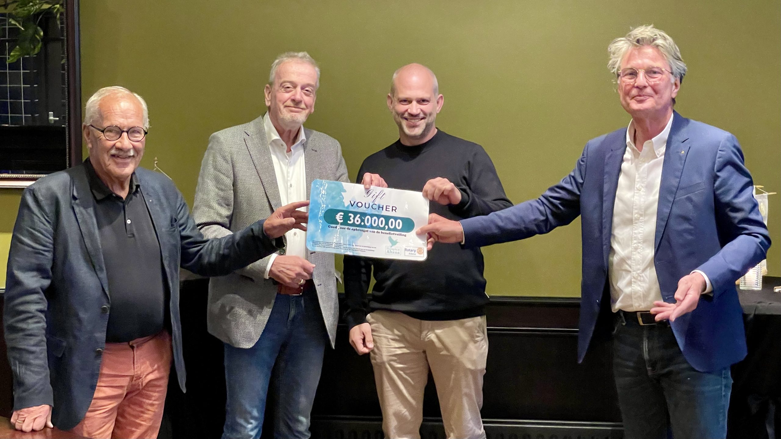 Rotary Altena overhandigt cheque van € 36.000,00 aan Hospice Altena