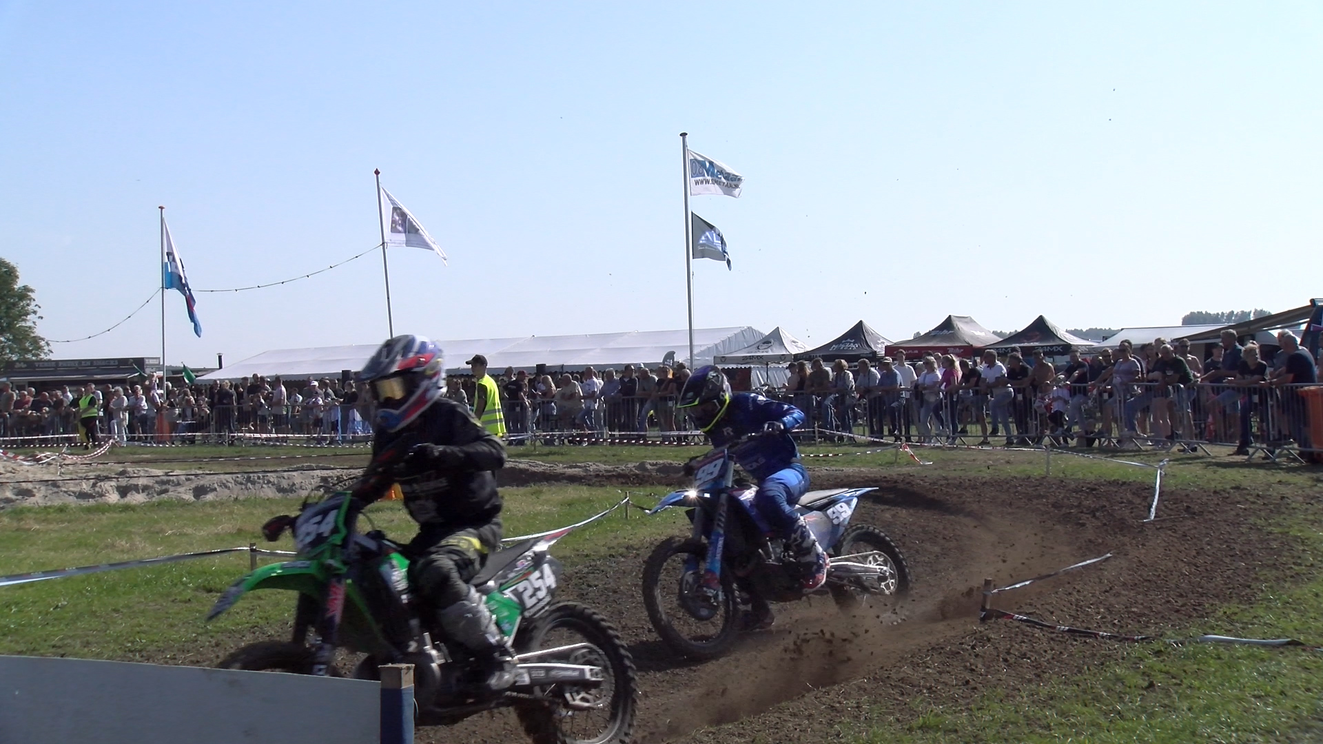 Motorcross Almkerk spektakel voor jong en oud