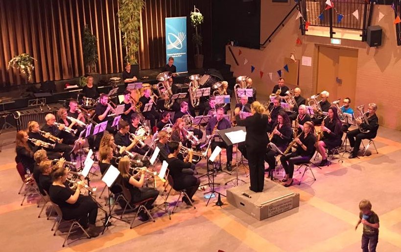 Swingend kerstconcert sluit jubileumjaar fanfare O.N.S. af