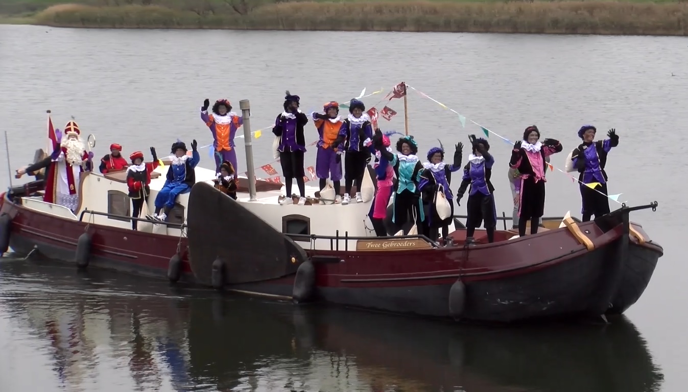 Sinterklaas zet voet aan wal in Altena