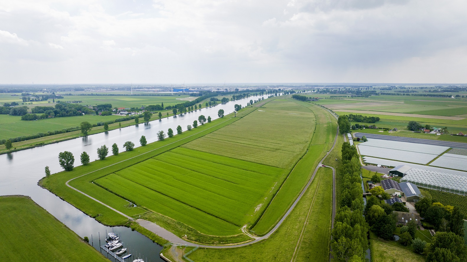 Aanleggen van natuurgeul Genderensche uiterwaard ter inzage